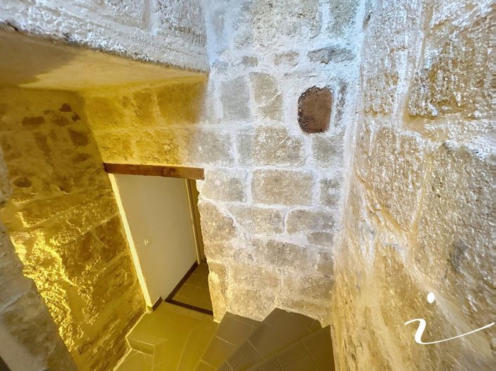Image No.10-3 Bed House for sale