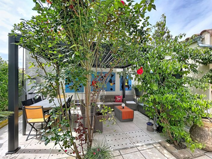 Image No.7-5 Bed House for sale