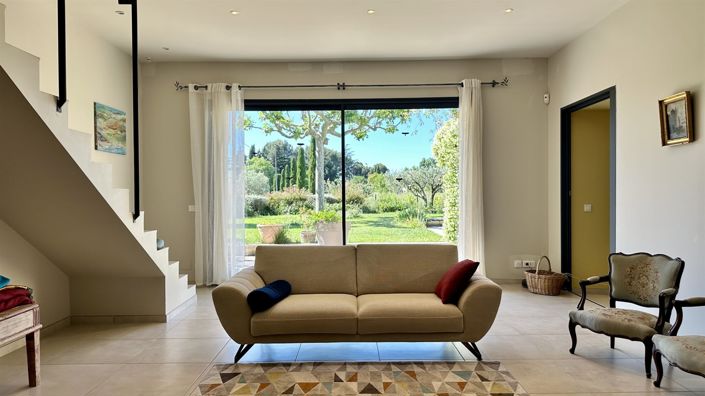 Image No.9-7 Bed House for sale