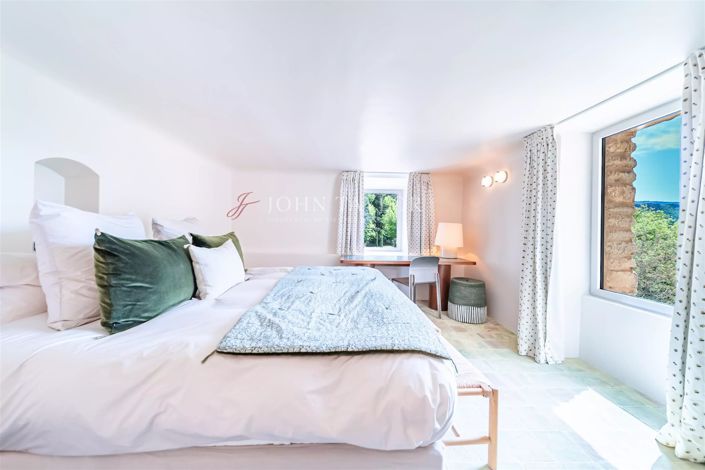 Image No.16-7 Bed House for sale