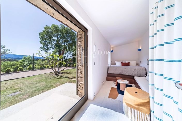 Image No.20-7 Bed House for sale