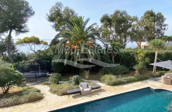 Image No.8-10 Bed House for sale