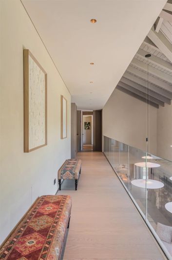 Image No.18-5 Bed House for sale