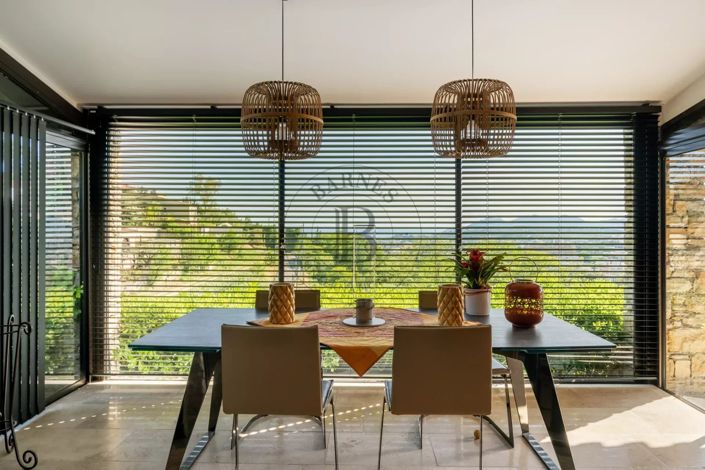 Image No.2-4 Bed House for sale