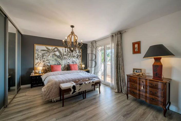 Image No.7-4 Bed House for sale