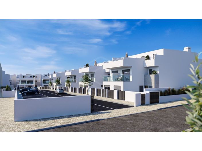 Image No.14-3 Bed House for sale
