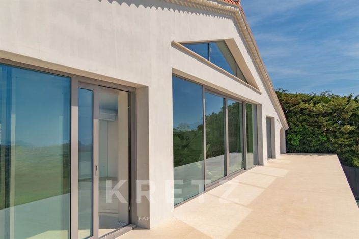 Image No.4-6 Bed Property for sale