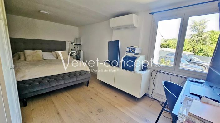 Image No.16-4 Bed House for sale