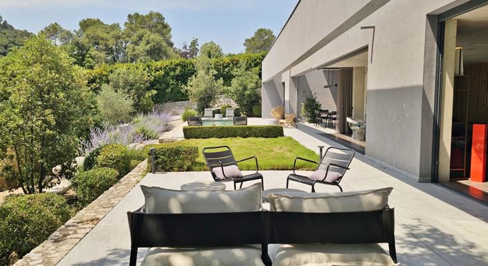 Image No.6-4 Bed House for sale