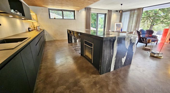 Image No.8-4 Bed House for sale