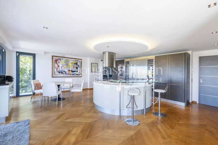 Image No.13-7 Bed House for sale