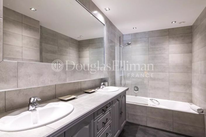 Image No.14-7 Bed House for sale