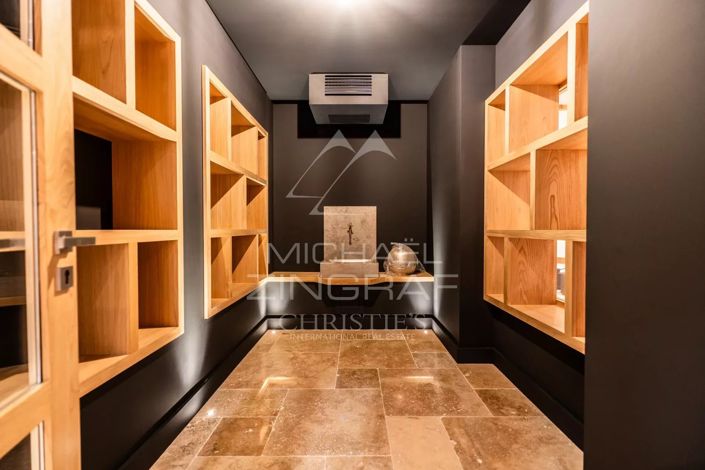 Image No.16-5 Bed House for sale