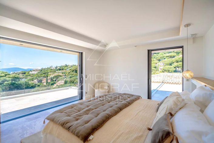 Image No.10-4 Bed House for sale