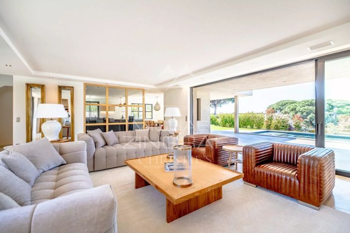 Image No.7-4 Bed House for sale