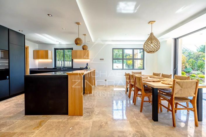 Image No.9-4 Bed House for sale