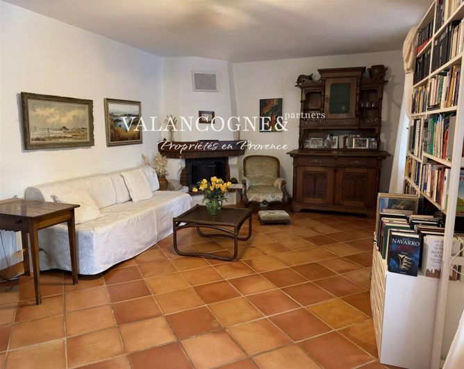 Image No.10-3 Bed House for sale