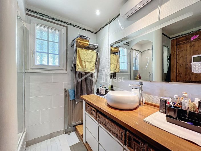 Image No.17-6 Bed House for sale