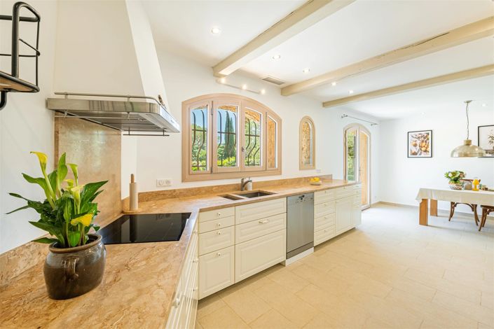 Image No.10-3 Bed House for sale