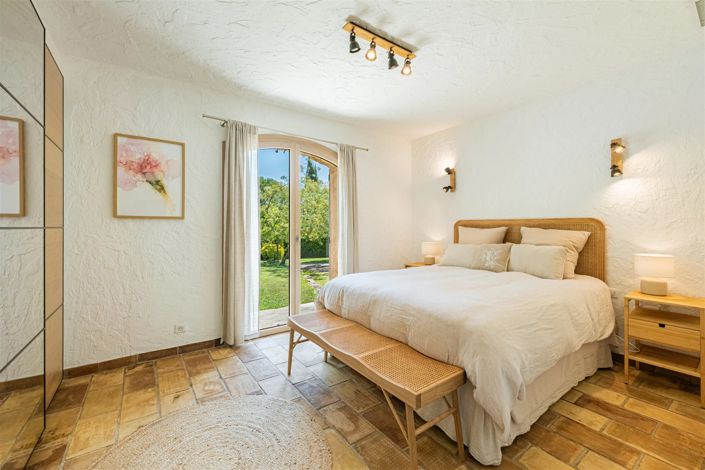 Image No.14-3 Bed House for sale