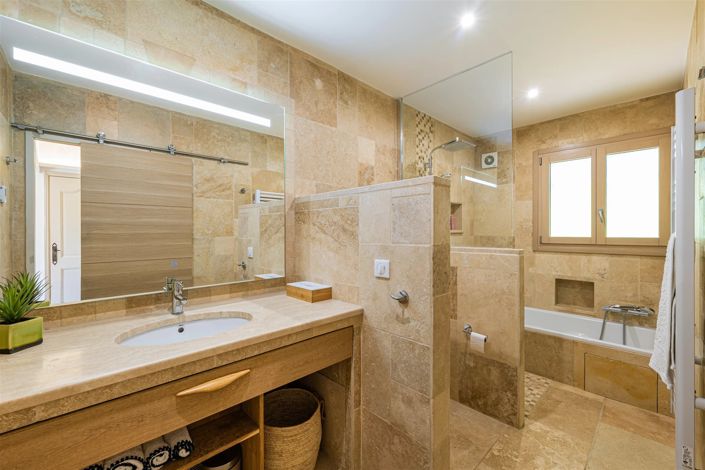 Image No.16-3 Bed House for sale