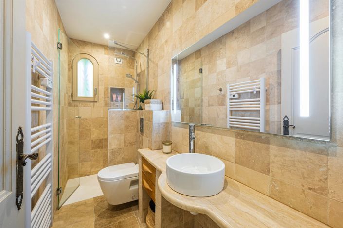 Image No.19-3 Bed House for sale