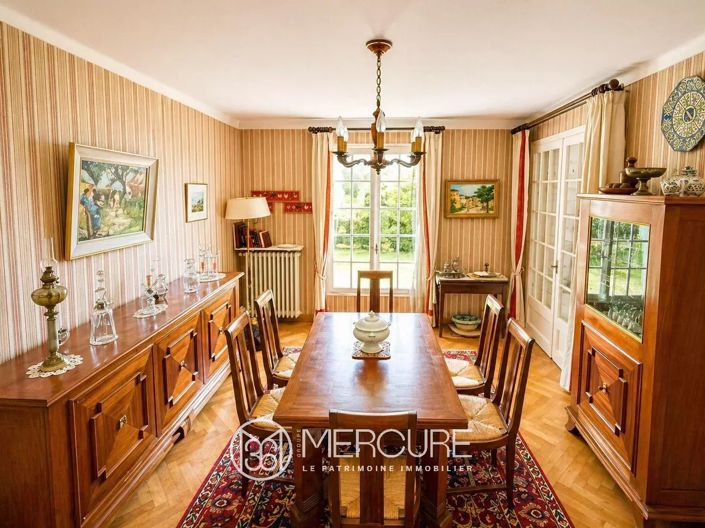 Image No.4-10 Bed House for sale