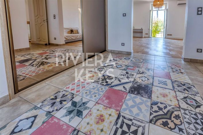 Image No.24-4 Bed Apartment for sale