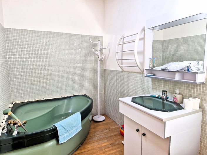Image No.25-5 Bed House for sale