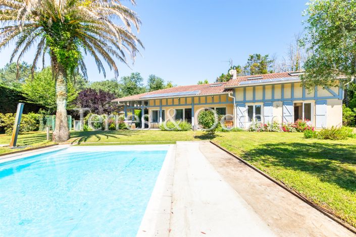 Image No.14-8 Bed House for sale