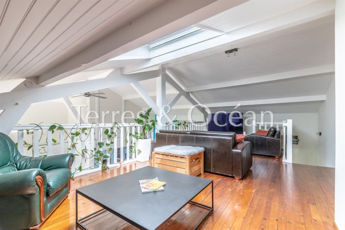 Image No.16-8 Bed House for sale