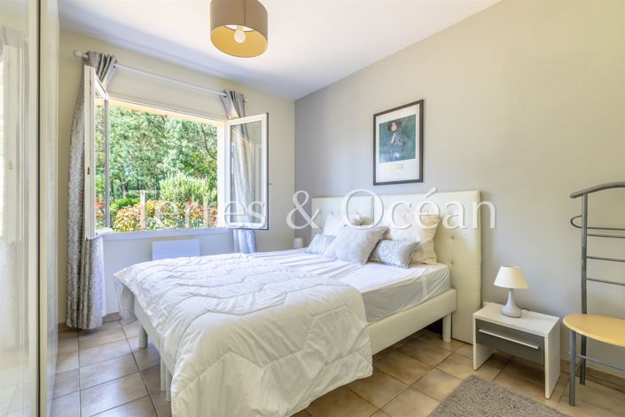 Image No.27-8 Bed House for sale