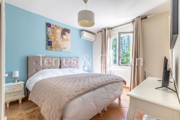 Image No.9-8 Bed House for sale