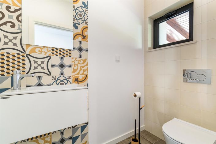Image No.20-4 Bed House for sale