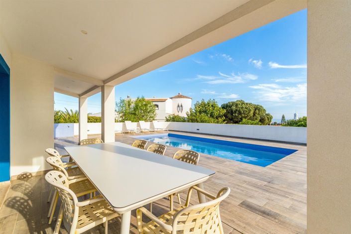 Image No.38-4 Bed House for sale