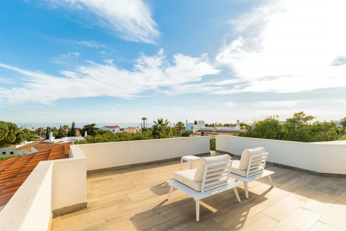 Image No.41-4 Bed House for sale