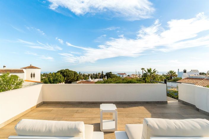 Image No.42-4 Bed House for sale
