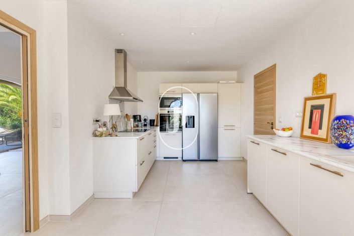 Image No.10-5 Bed House for sale
