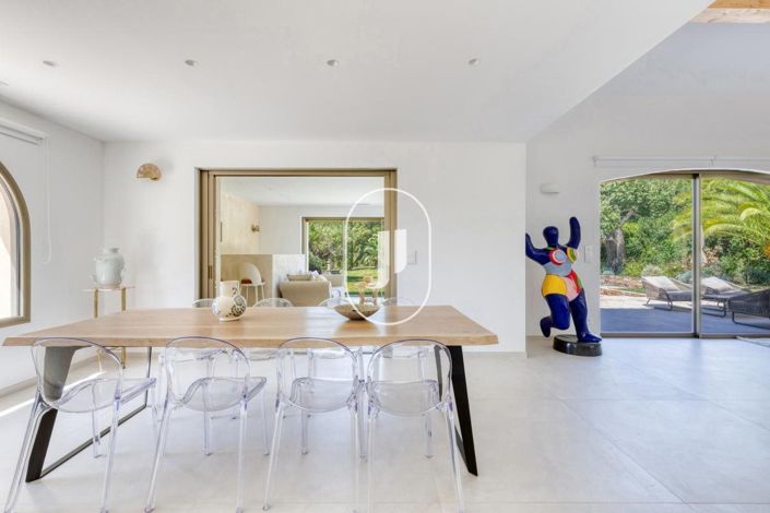 Image No.9-5 Bed House for sale
