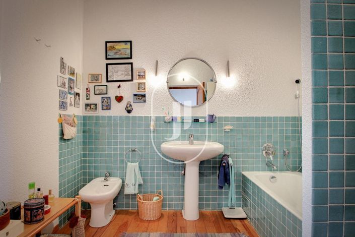 Image No.10-3 Bed House for sale