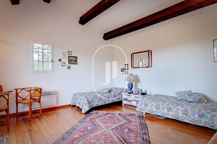 Image No.8-3 Bed House for sale