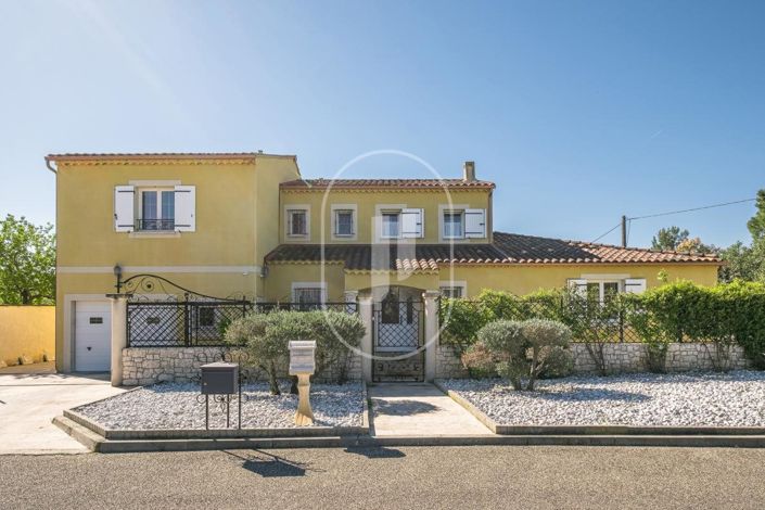 Image No.2-4 Bed House for sale