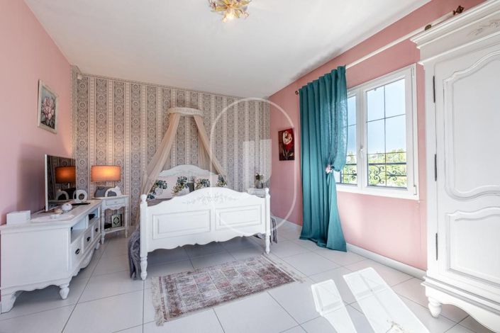 Image No.9-4 Bed House for sale