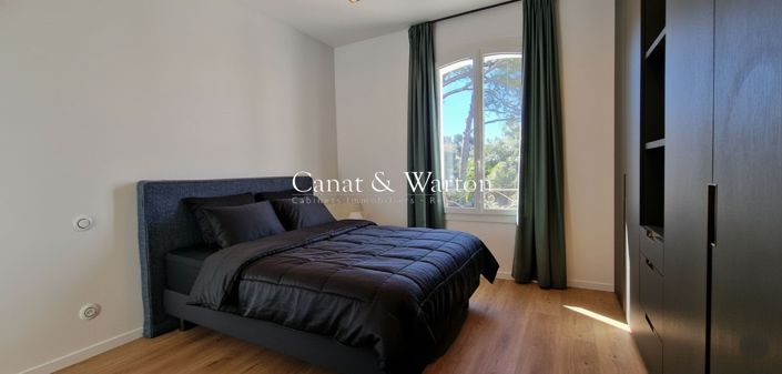 Image No.11-9 Bed Property for sale