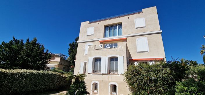 Image No.18-9 Bed Property for sale