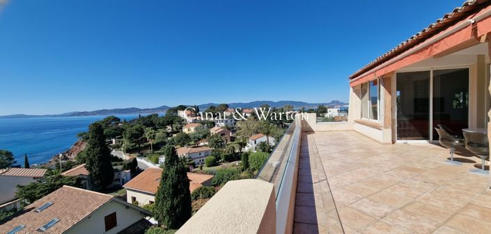 Image No.2-9 Bed Property for sale