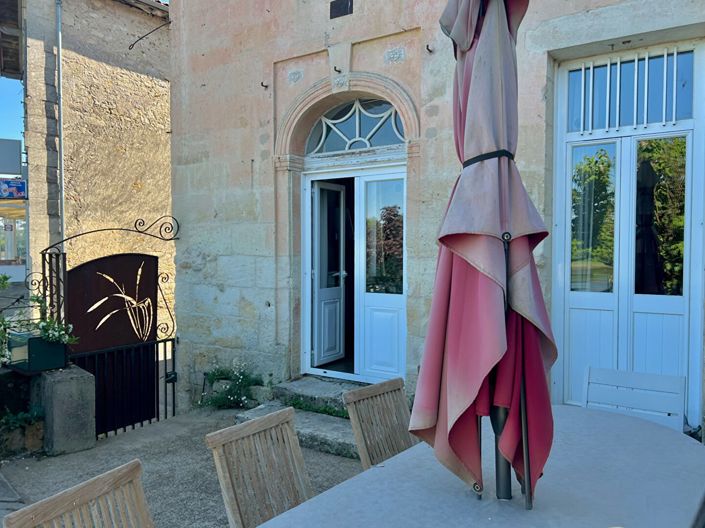Image No.18-6 Bed House for sale