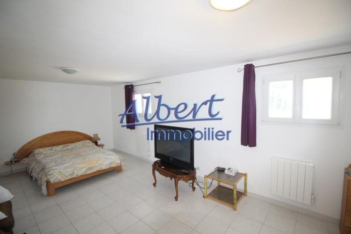 Image No.12-6 Bed House for sale