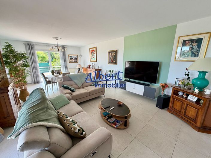 Image No.4-6 Bed House for sale