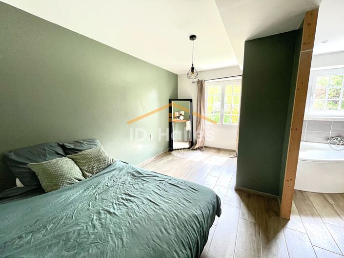 Image No.6-4 Bed House for sale